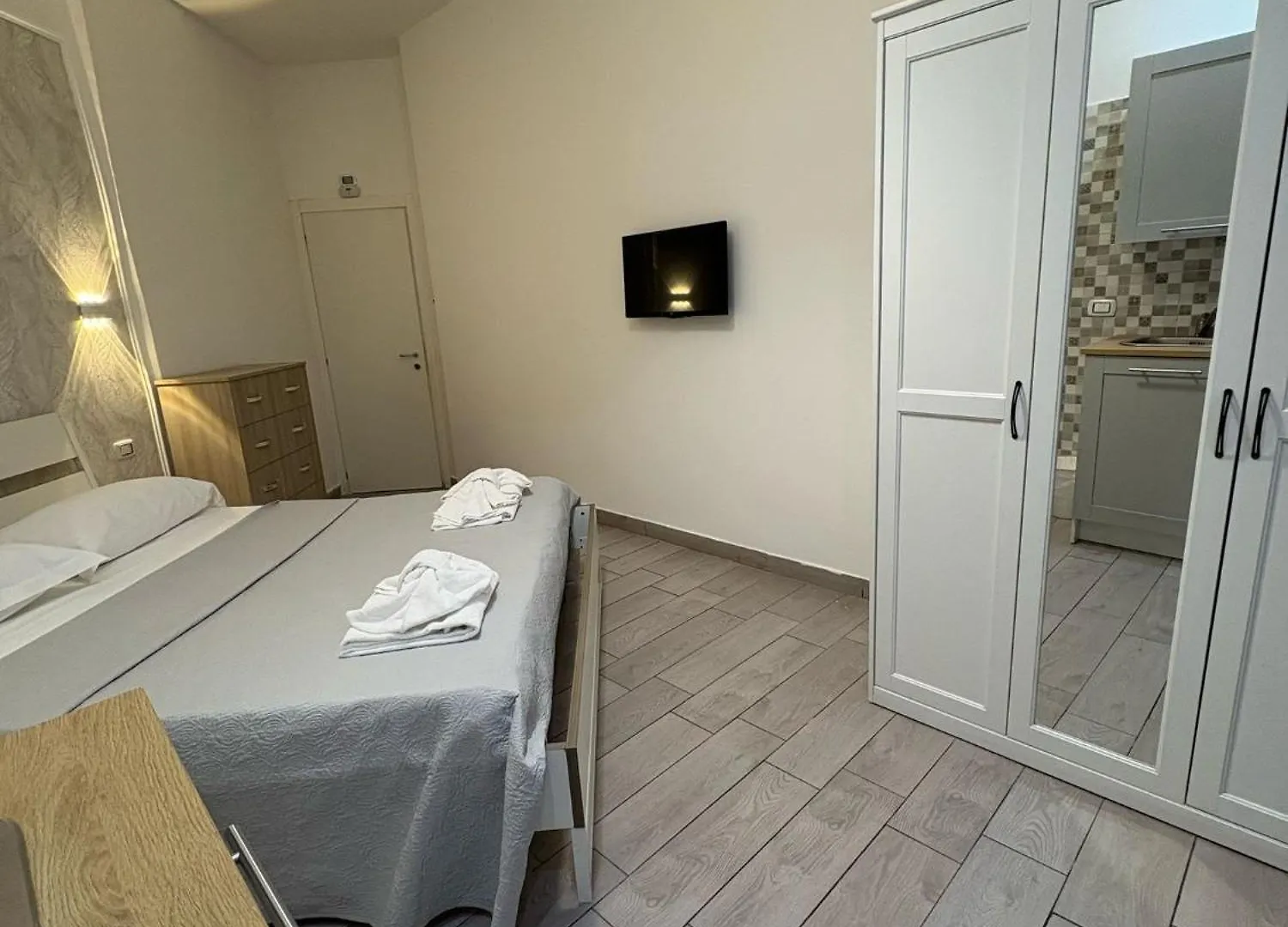 Viren Rooms Naples Italy