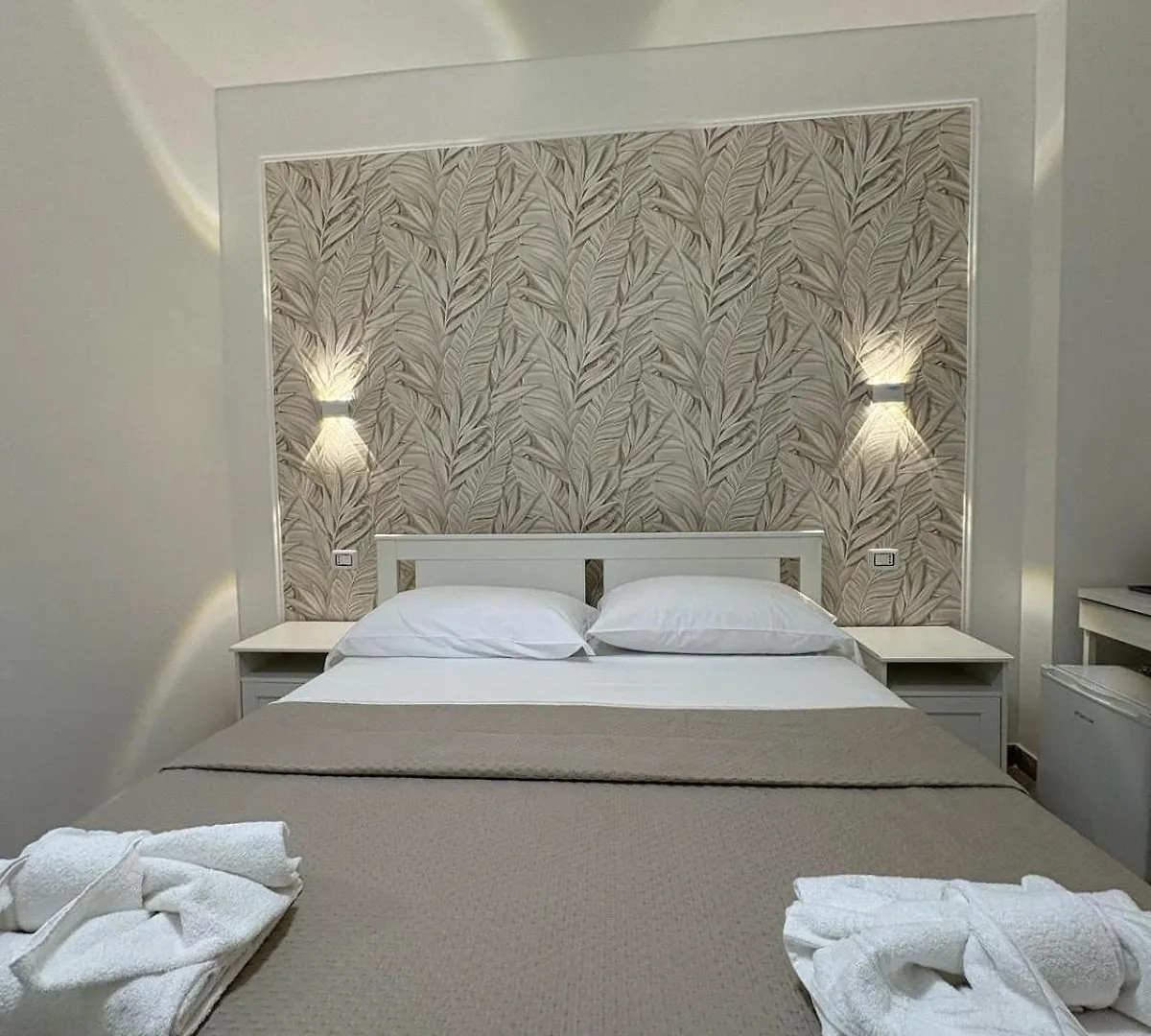 Viren Rooms Naples