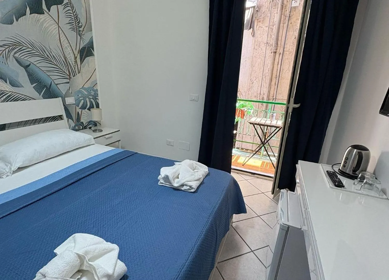 Viren Rooms Naples 0*,  Italy