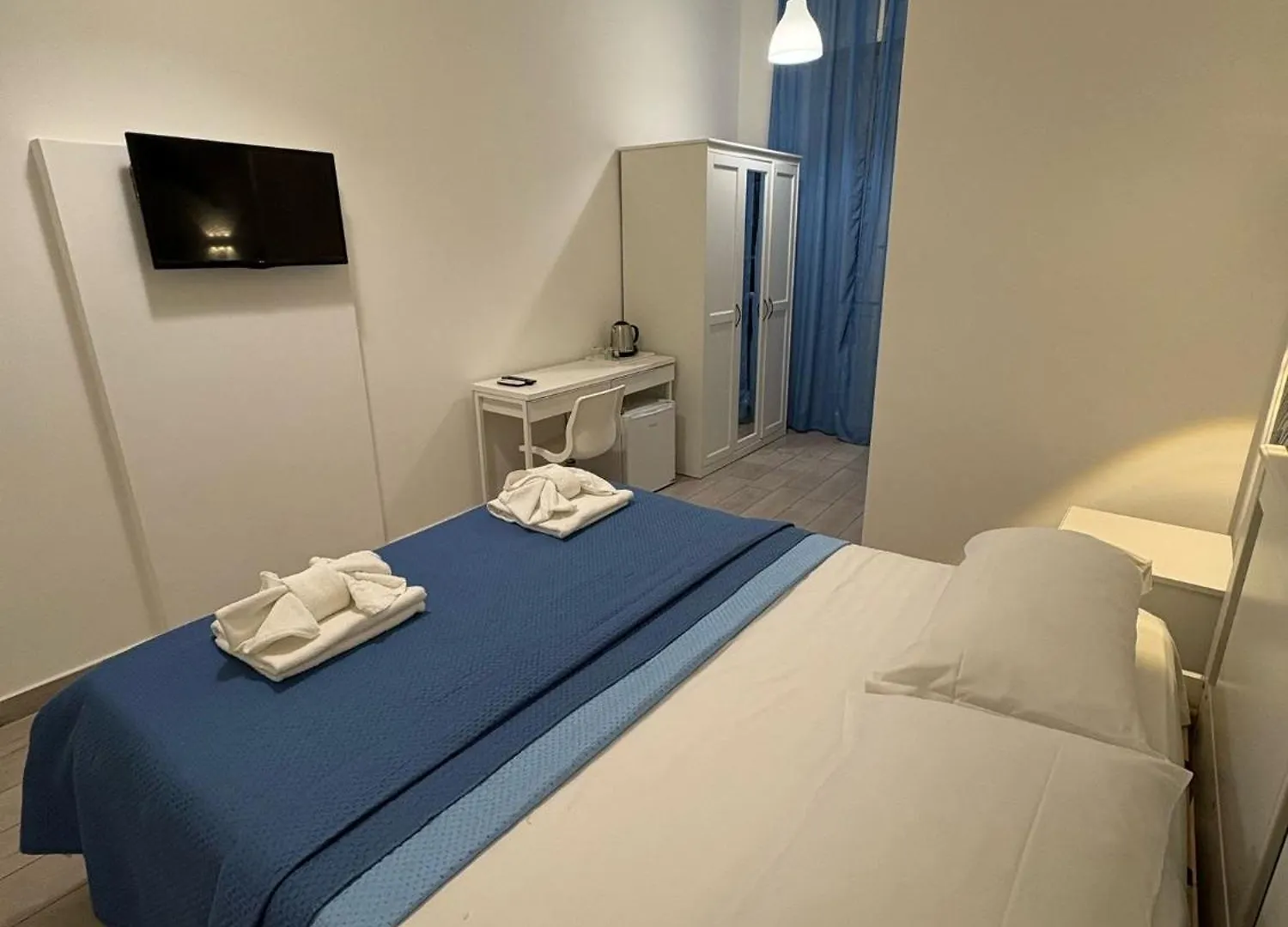 Viren Rooms Naples