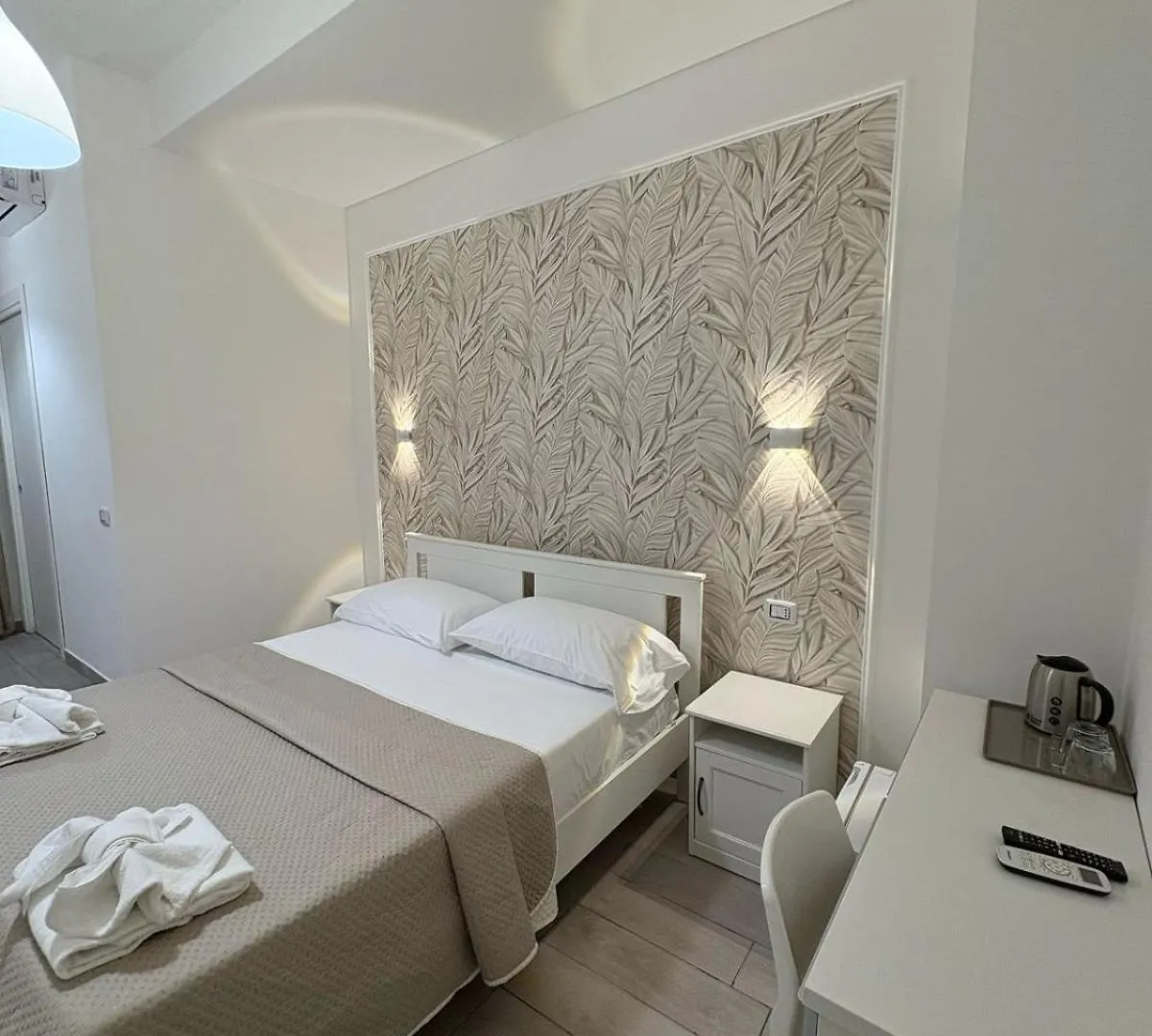 Viren Rooms Naples 0*,