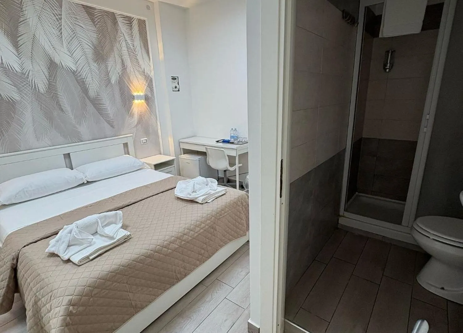 Viren Rooms Naples 0*,  Italy