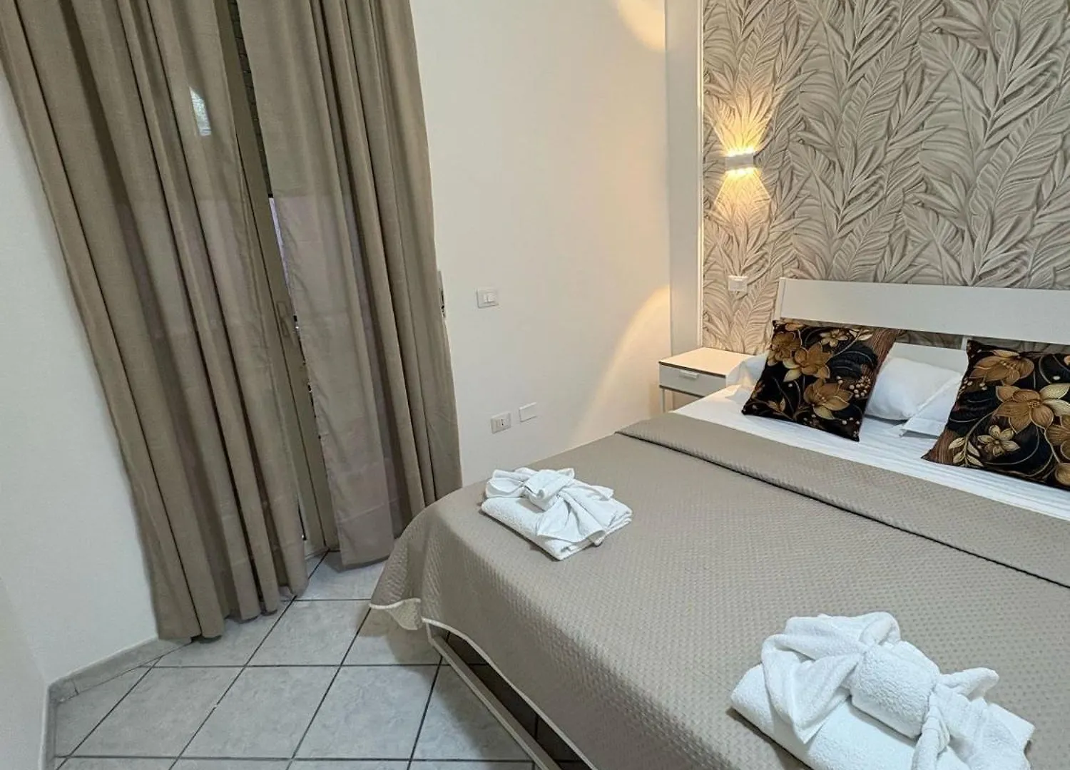 Viren Rooms Nápoly